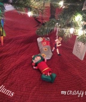 If you're looking for some easy elf on the shelf ideas, click here! Don't stress about your elf–simple elf ideas are fun for kids, too! All of these easy elf on the shelf ideas are fun, exciting, and totally simple to put together. You'll have all the easy elf on the shelf ideas you need! Elf on the Shelf Ideas | Easy Elf on the Shelf Ideas | Simple Elf on the Shelf Ideas