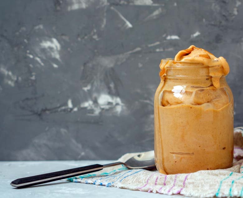 This Peanut Butter Chocolate Shakeology recipe is a delicious morning smoothie! A protein shake is a great way to lose weight and curb cravings, and you can use Beachbody Shakeology or protein powder for this breakfast protein shake recipe. #coffee #beachbody #shakeology