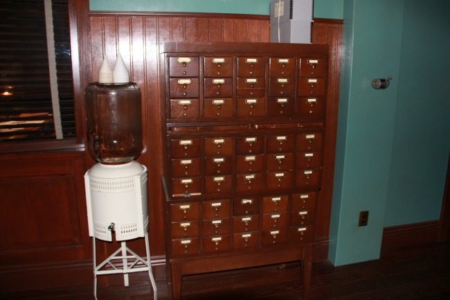 SSR filing cabinet inside Agent Carter set