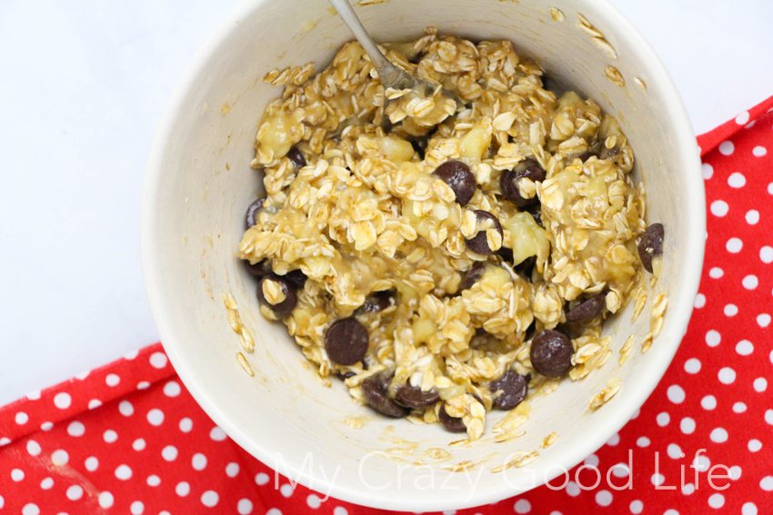 Looking for a healthier chocolate chip cookie? These banana oatmeal cookies are the perfect thing to satisfy your sweet tooth! 