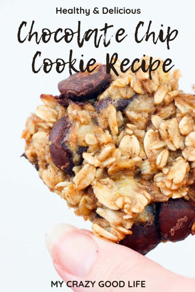 These healthy chocolate chip cookies are made with banana and oats. Banana Oatmeal Chocolate Chip cookies are a healthy dessert that your family will love! #healthy #dessert #cookies