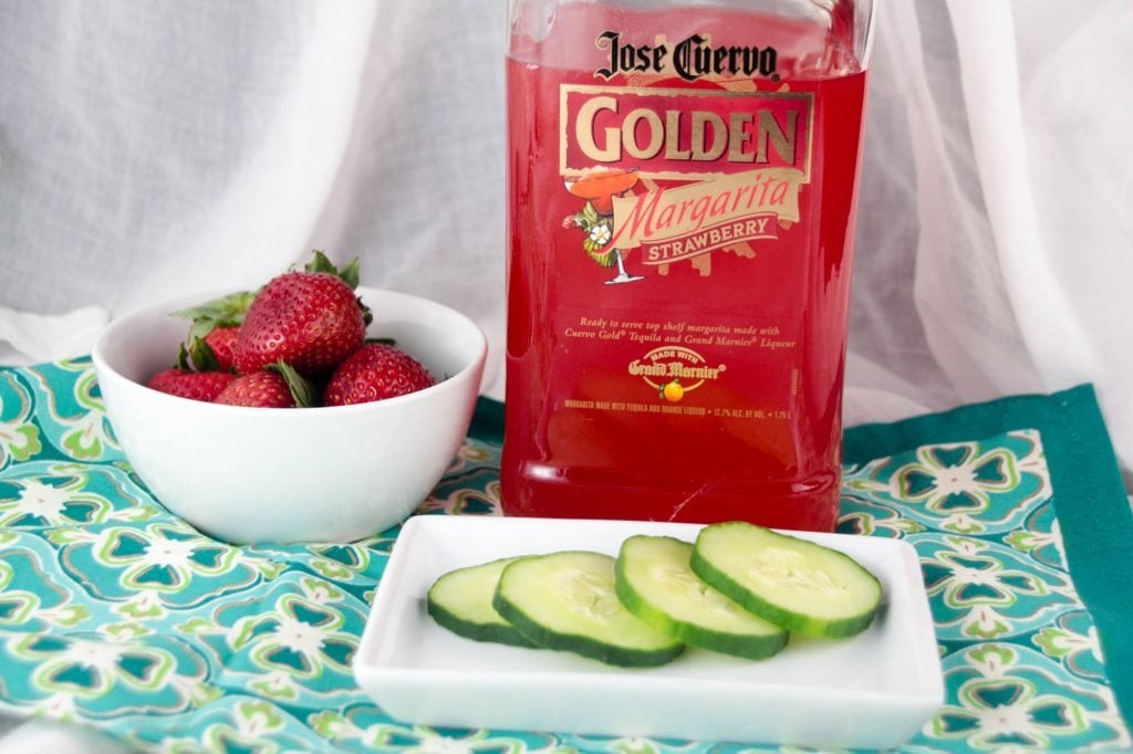 This strawberry and cucumber margarita is a refreshing twist on a classic drink! Perfect for relaxing at the end of the day with a delicious drink! 