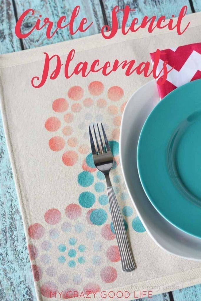 Making these circle stencil placemats could not be easier! Make a set for every holiday, you can even give them as gifts for your friends and family! 