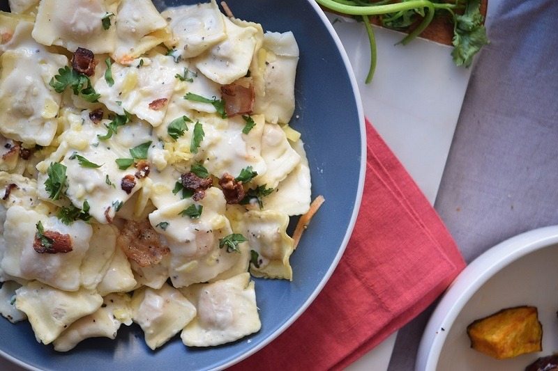 This Creamy Asiago Ravioli has all you expect from a good Italian recipe, it's easy to do, a total crowd pleaser, and out of this world good.