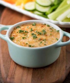 This Weight Watchers Buffalo Chicken Dip is full of protein and makes a great snack, lunch, or dinner! It's perfect for Weight Watchers meal prep and can be eaten on top of a salad, with veggies as a dip, or by itself–hot or cold! Weight Watchers Freestyle buffalo chicken dip is an easy to freeze recipe. Weight Watchers Freestyle Dinner | Weight Watchers Points | Weight Watchers Appetizers | Weight Watchers Lunch Recipes | WW Buffalo Chicken #weightwatchers #ww #freestyle