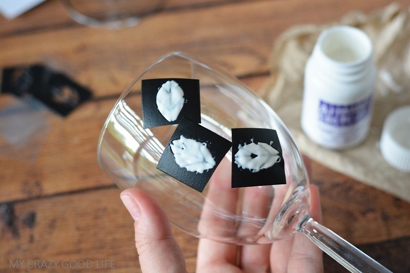 The holidays are the perfect time for some Etched Wine Glasses. You can make them yourself with this easy to follow tutorial! Perfect for gifts as well. 