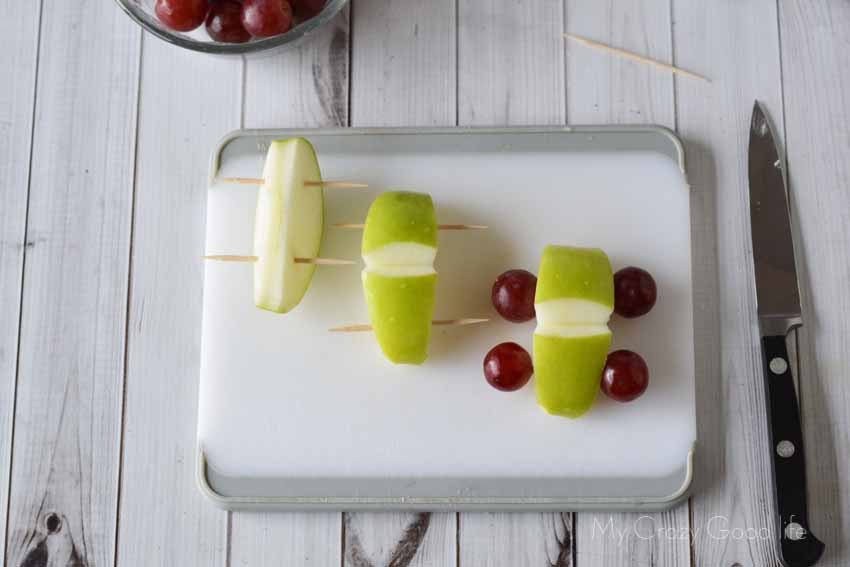 This adorable Mickey Race Car Snack is perfect for creating with your little Mickey Mouse lover! Make it for your Mickey and the Roadster Racers Party! 