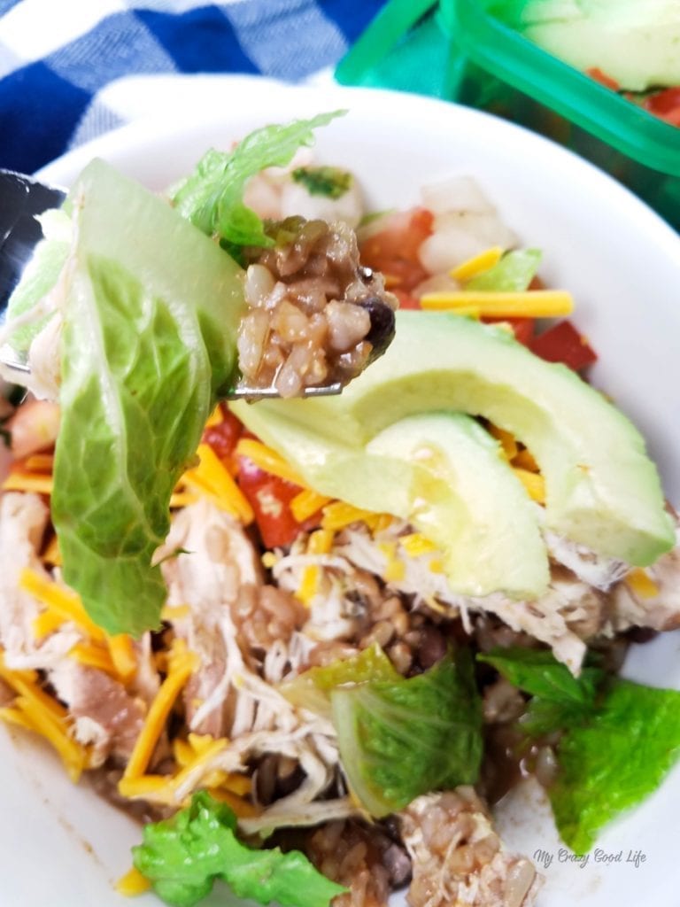 This 21 Day Fix Burrito Bowl recipe is prefect for meal prep day! Cook this Instant Pot Burrito Bowl recipe once and eat all week long! #burritobowl #instantpot #healthydinner 