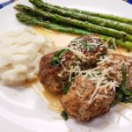 Looking for a healthier version of your favorite Swedish Meatballs recipe? I've got one for you! While this recipe will save you some calories, it doesn't compromise taste! | 21 Day Fix Swedish Meatballs Recipe