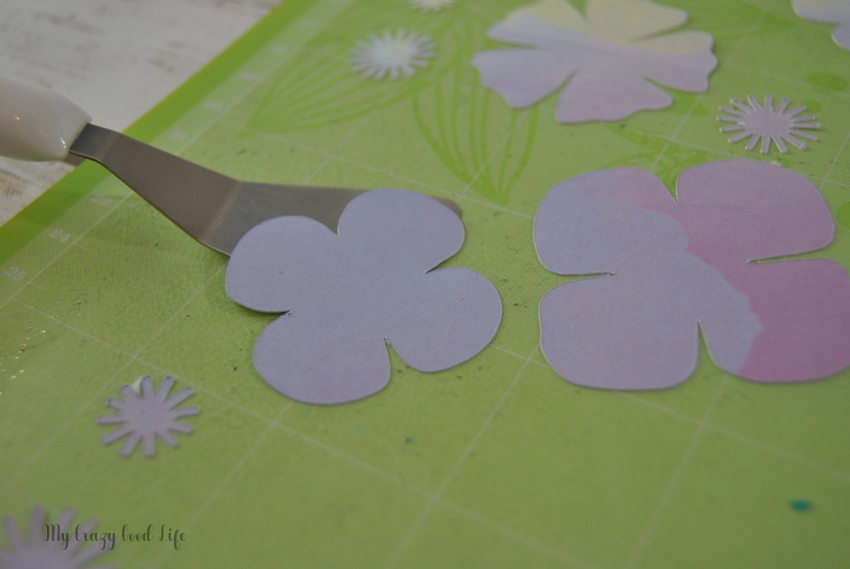 Learning how to make a paper flower can be tricky. Luckily these Cricut paper flowers are gorgeous AND easy to create. Plus, Cricut crafting time is fun! 