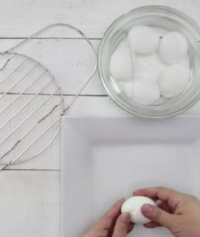 Let me show you another time saving innovation with these Instant Pot hard boiled eggs. Just in time for dying, decorating, of course, meal prep!