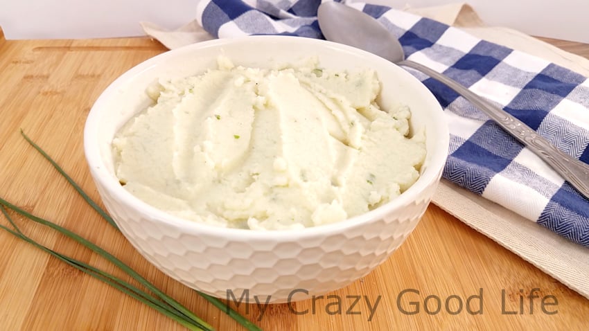 You can't go wrong with these delicious cauliflower mashed potatoes. It's great for 21 Day Fix as well as Weight Watchers. A tasty way to eat your veggies!