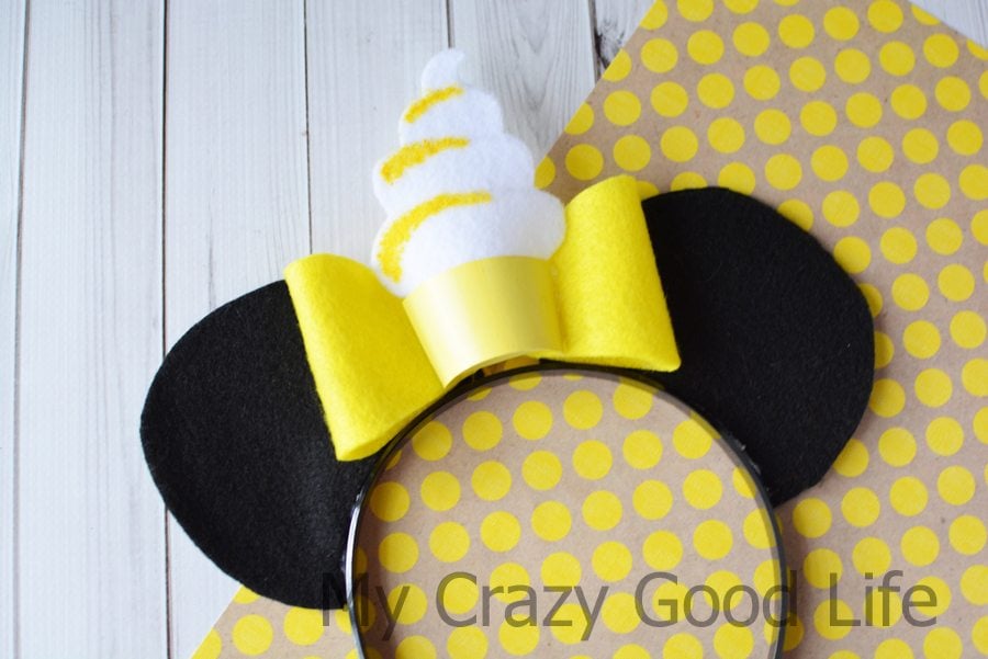 All the Disney fans out there know how important a good set of DIY Mickey ears are, right? I'm sharing with you a set of Dole Whip Mickey, they're adorable!