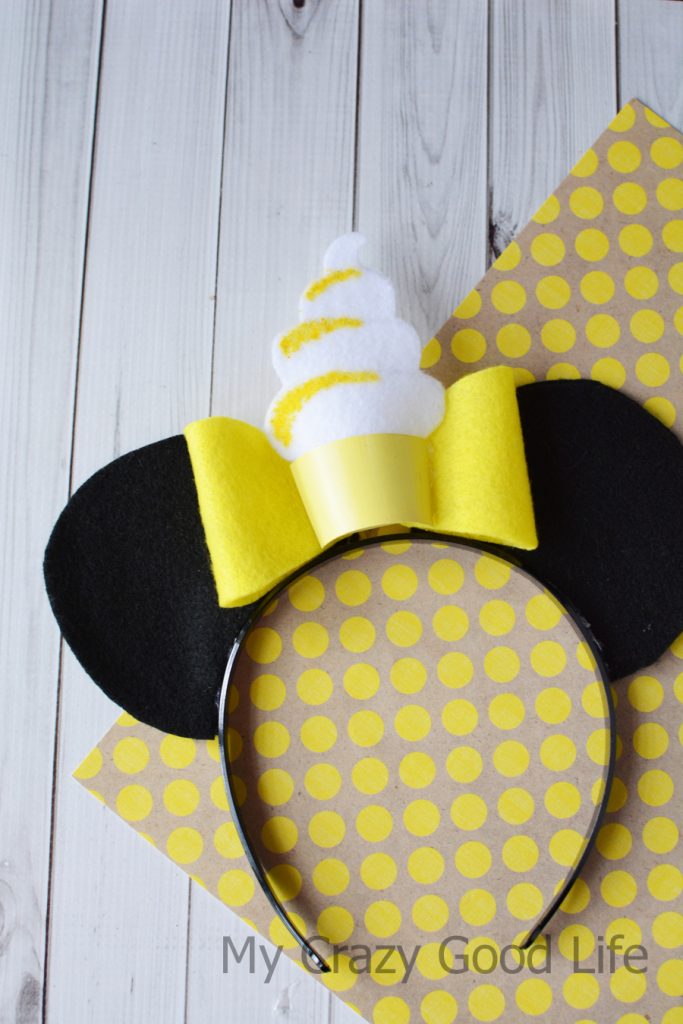 All the Disney fans out there know how important a good set of DIY Mickey ears are, right? I'm sharing with you a set of Dole Whip Mickey, they're adorable!