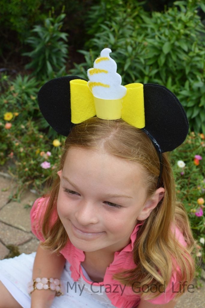 All the Disney fans out there know how important a good set of DIY Mickey ears are, right? I'm sharing with you a set of Dole Whip Mickey, they're adorable!