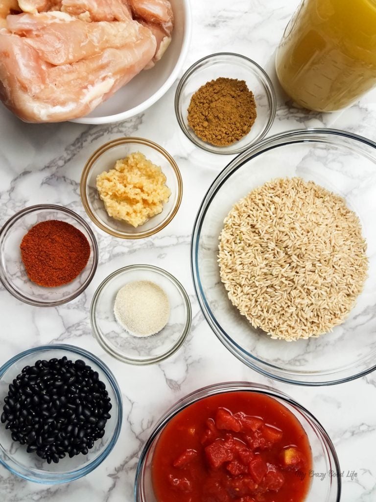 This a great shot of the ingredients needed to make these WW burrito bowls! 
