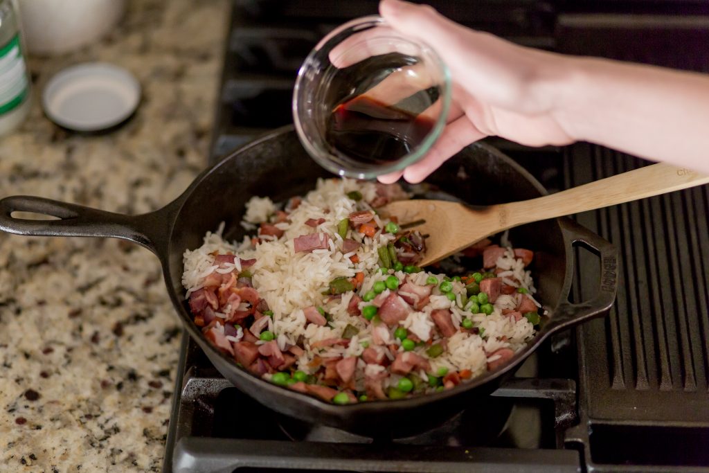 This Weight Watchers Breakfast Fried Rice is delicious! Weight Watchers healthy fried rice for breakfast will you feel full and satisfied all morning long. This is an easy meal prep breakfast that you can eat all week! | Weight Watchers Points | Weight Watchers Fried Rice | Weight Watchers Breakfast | WW Healthy Recipes | Healthy Breakfast Fried Rice #weightwatchers #ww #freestyle #breakfast