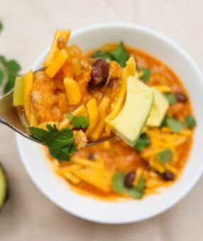 There's nothing better than a hearty bowl of chili. This Weight Watchers sweet potato chili is delicious, easy to make, and super low in points! #weightwatchers #instantpot #recipes #freestyle