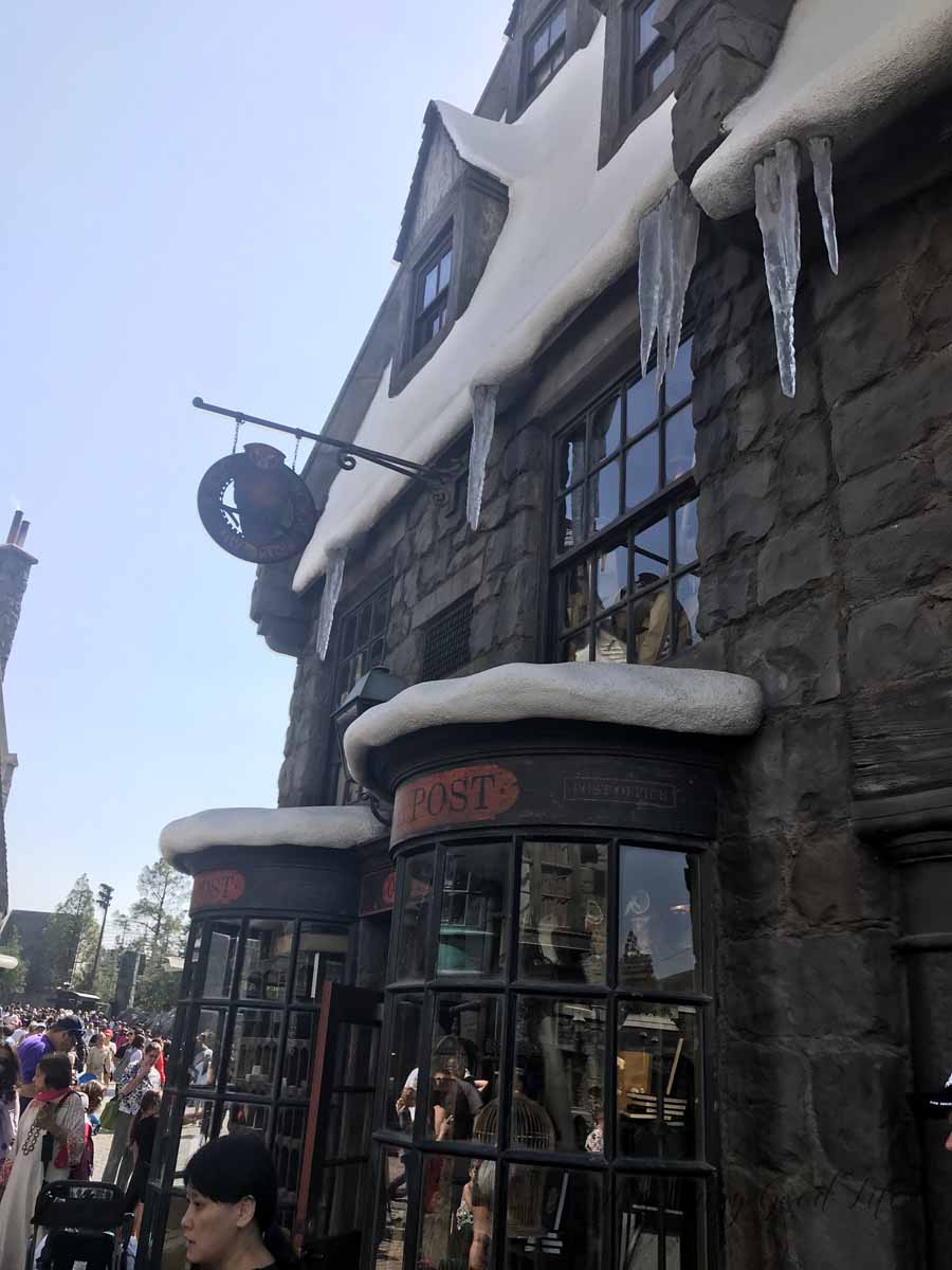 If you've never been to Universal Studios California, it's worth checking out. Universal Studios California is a unique experience and they have quite a lot going on! Hopefully I can share some information, tips, and must see rides so that your next visit will be a great one! #universalstudios #tips #travel