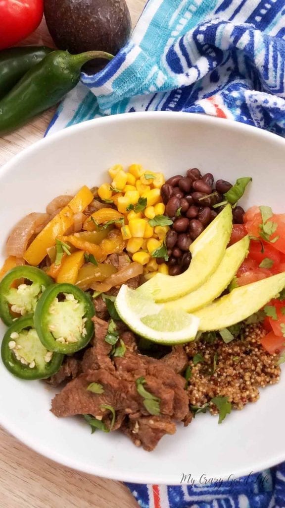 Beef fajita bowls are an easy way to eat a balanced and healthy meal. I love that I can make these in the crockpot, Instant Pot (or other pressure cooker), or on the stove! Quinoa Fajita Bowls | Healthy Fajita Bowls | Healthy Dinner Recipe | Healthy Instant Pot Recipe | 21 Day Fix Mexican Recipe | 21 Day Fix Dinner #21dayfix #beachbody #healthy #instantpot #easy #dinner