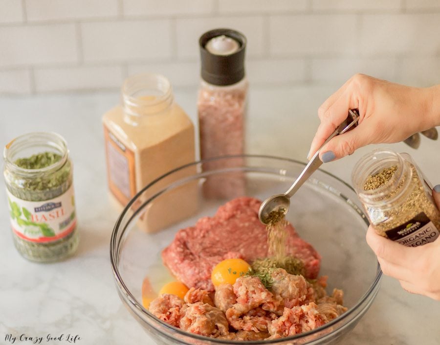 meatza ingredients in a clear bowl