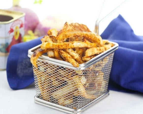These crispy baked turnip fries have been trending because of 2B Mindset! Veggie fries are popular right now, and these healthy fries are a family favorite! #veggiesmost #2bmindset #21dayfix #turnipfries