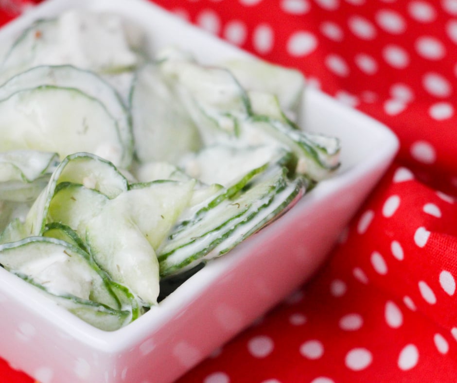 Creamy cucumber salad makes a great side dish! It's a healthy alternative and tastes great for all of those summer cookouts, BBQs, and parties. #creamycucumbersalad #21dayfix #21dfx #2Bmindset #healthyrecipes #glutenfree #eatclean
