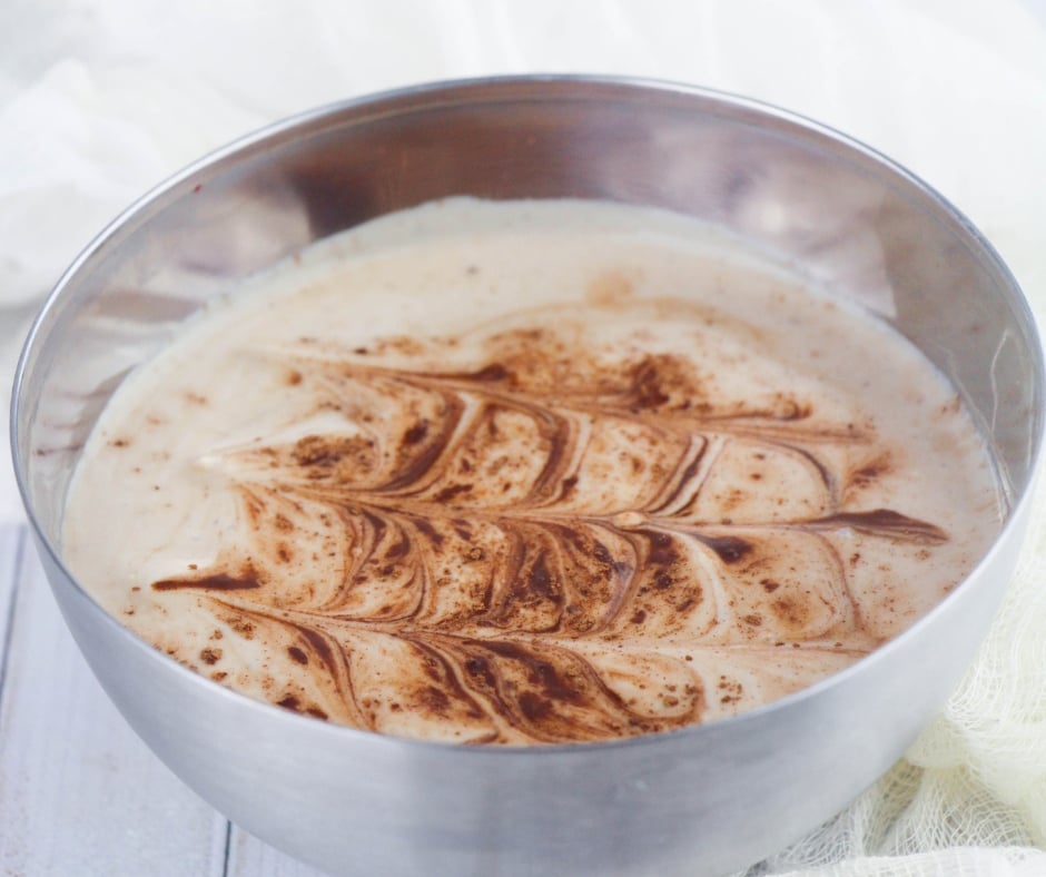 This Mocha Wonder Whip recipe is the perfect way to satisfy your sweet tooth! This protein-packed no bake dessert recipe is super easy to make. Even if you don't like Greek yogurt, you're going to love this Espresso Wonder Whip! 2B Mindset Wonder Whip | 21 Day Fix Wonder Whip | Healthy Dessert | Healthy Breakfast Recipe #21dayfix #2bmindset #healthy