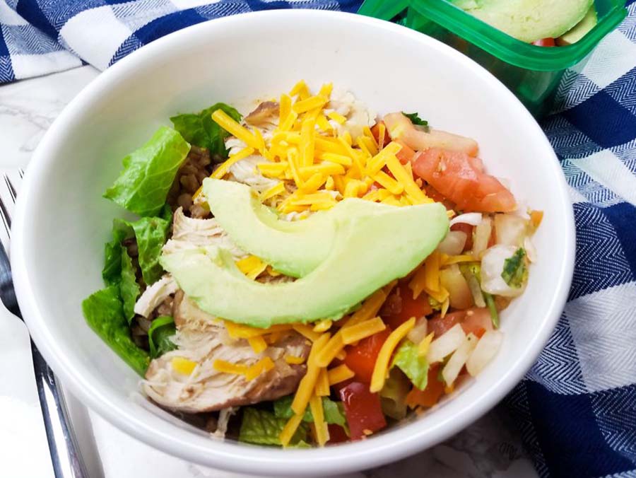 This Weight Watchers Instant Pot burrito bowl is delicious and makes a ton of food! It's perfect for Weight Watchers meal prep and easy to customize with your favorite toppings! It's an easy to freeze meal. Weight Watchers Freestyle Dinner | Weight Watchers Points | Weight Watchers Burrito Bowl | Weight Watchers Dinner Recipes #weightwatchers #ww #freestyle