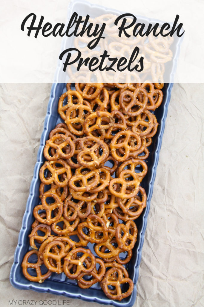 These healthy Ranch Pretzels are the perfect mid-day snack! No seasoning packed needed as you can mix your own spices for a healthier snack. These ranch flavored pretzels are a kid friendly snack! 21 Day Fix Treat Swap | Healthy Snack Recipe | Kid Snacks | Ranch Snacks