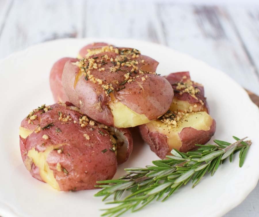 Garlic Smashed Potatoes {Parmesan & Rosemary too!} - FeelGoodFoodie