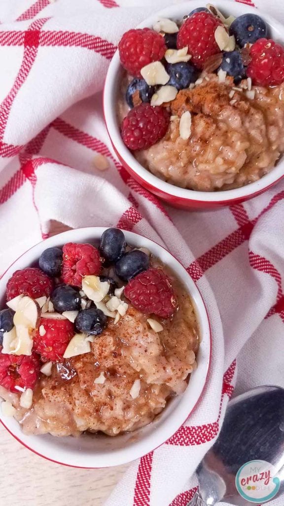 This Healthy Rice Pudding uses almond milk and cinnamon for a hearty and satisfying taste. Make it in a crockpot, the Instant Pot, or on the stove for a delicious and easy breakfast recipe. Easy Brown Rice Pudding | Instant Pot Rice Pudding | Crockpot Brown Rice Pudding | 21 Day Fix Brown Rice Pudding | Easy Brown Rice Pudding | Instapot Brown Rice Pudding #21dayfix #instantpot #pudding