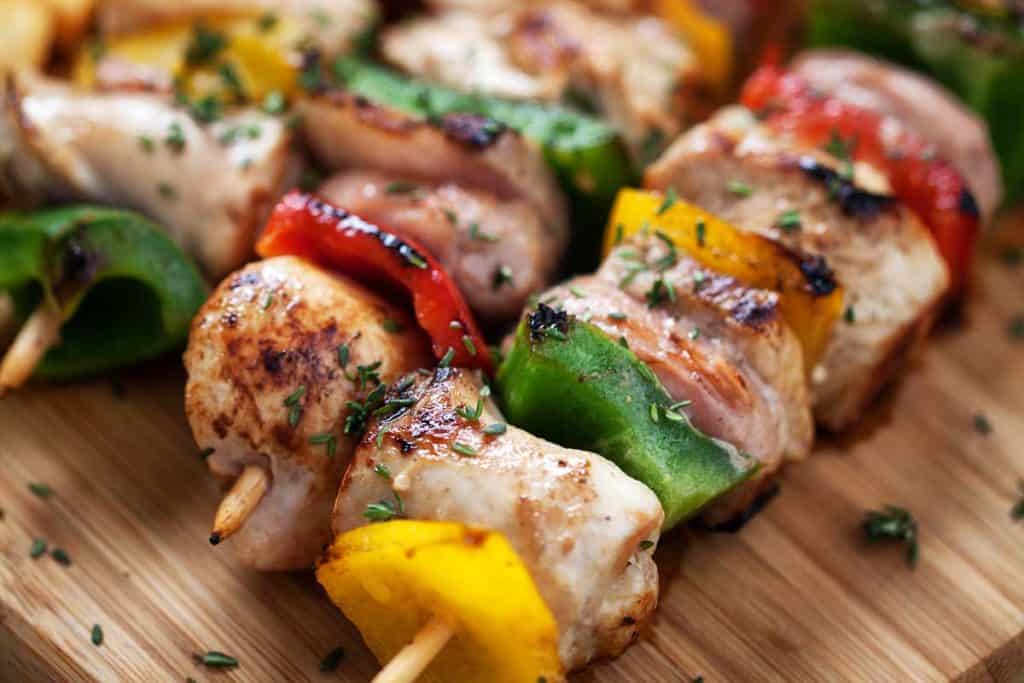 close up of chicken skewer on cutting board for 21 day fix easy meal plan F