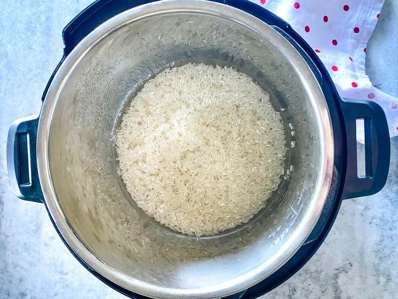 uncooked white rice in instant pot